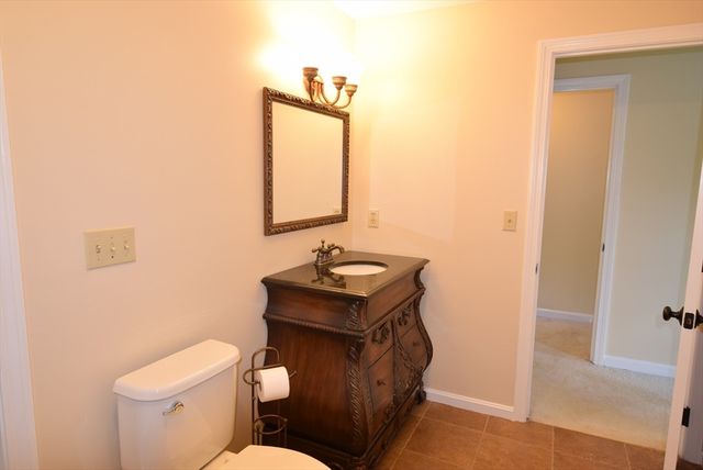 C4 Scotty Hollow Dr C4, Chelmsford, MA 01863