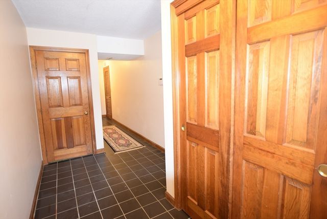 C4 Scotty Hollow Dr C4, Chelmsford, MA 01863