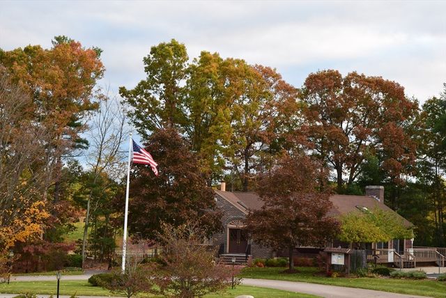 C4 Scotty Hollow Dr C4, Chelmsford, MA 01863
