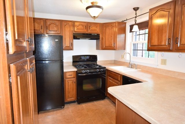 C4 Scotty Hollow Dr C4, Chelmsford, MA 01863