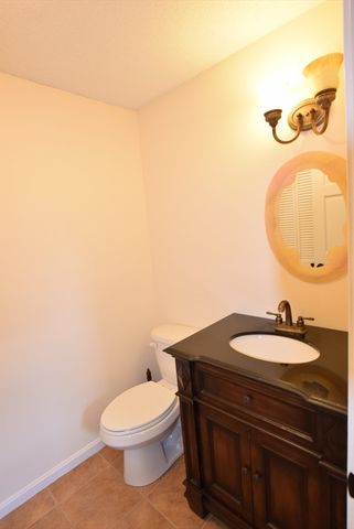 C4 Scotty Hollow Dr C4, Chelmsford, MA 01863