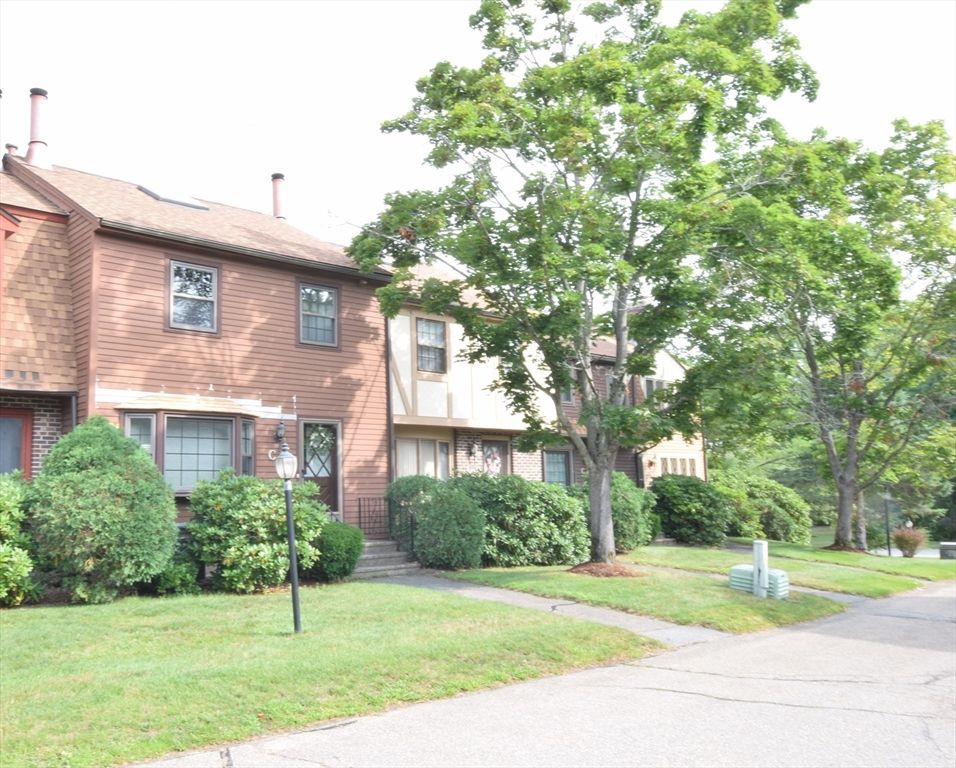 C4 Scotty Hollow Dr C4, Chelmsford, MA 01863