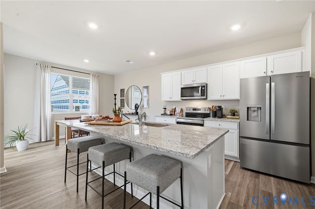 3801 Crow's Nest Ct, Hopewell, VA 23860