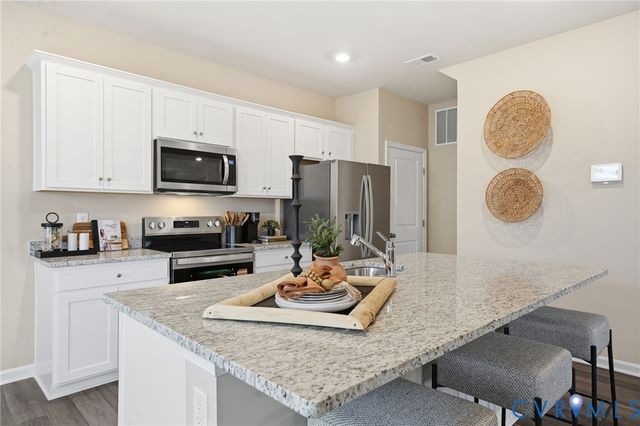 3801 Crow's Nest Ct, Hopewell, VA 23860