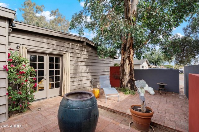 6858 E EDGEMONT Avenue, Scottsdale, AZ 85257