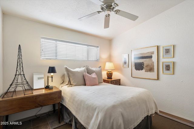 6858 E EDGEMONT Avenue, Scottsdale, AZ 85257