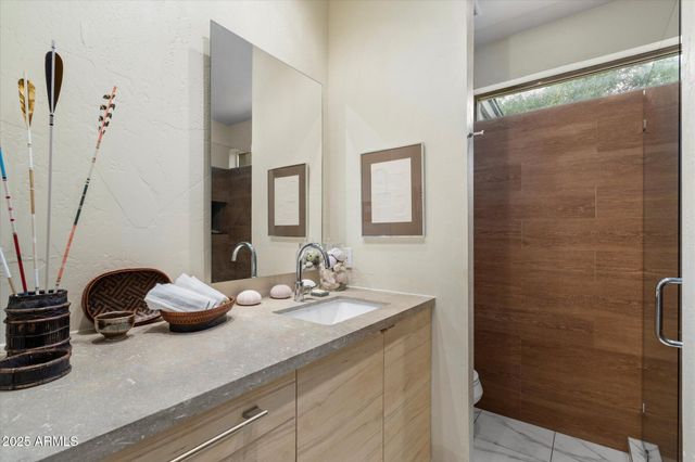 6858 E EDGEMONT Avenue, Scottsdale, AZ 85257