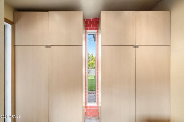 6858 E EDGEMONT Avenue, Scottsdale, AZ 85257