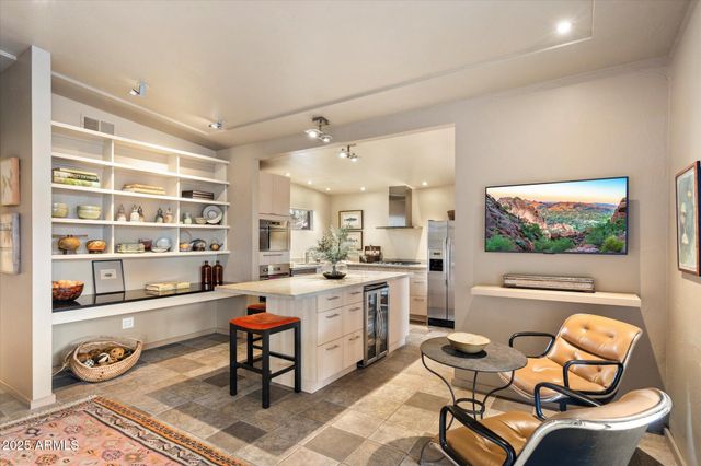 6858 E EDGEMONT Avenue, Scottsdale, AZ 85257