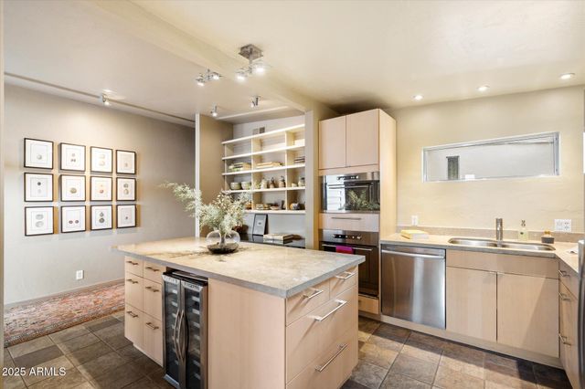 6858 E EDGEMONT Avenue, Scottsdale, AZ 85257