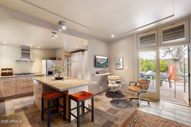 6858 E EDGEMONT Avenue, Scottsdale, AZ 85257