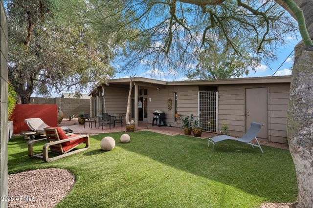 6858 E EDGEMONT Avenue, Scottsdale, AZ 85257