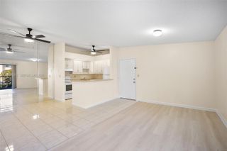 9446 S Belfort Cir 215, Tamarac, FL 33321