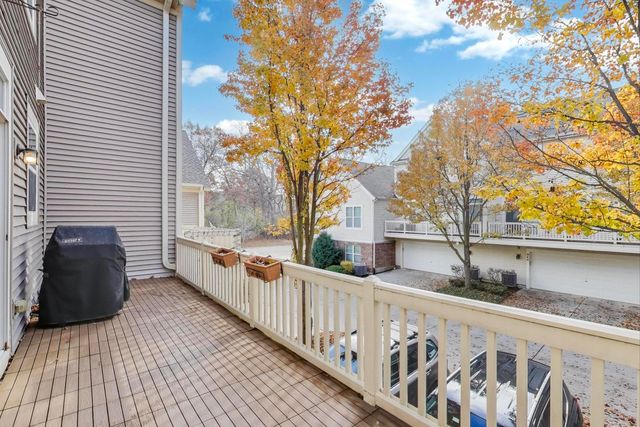 934 Tuscany Drive, Streamwood, IL 60107