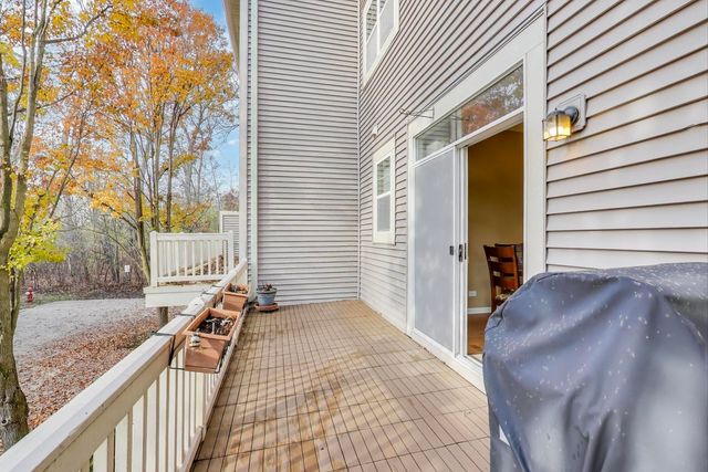 934 Tuscany Drive, Streamwood, IL 60107