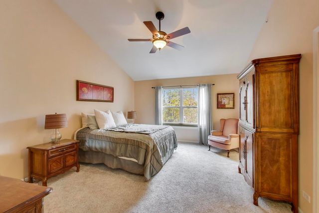 934 Tuscany Drive, Streamwood, IL 60107