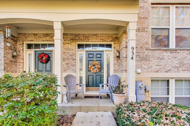 934 Tuscany Drive, Streamwood, IL 60107