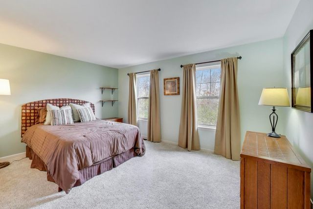 934 Tuscany Drive, Streamwood, IL 60107