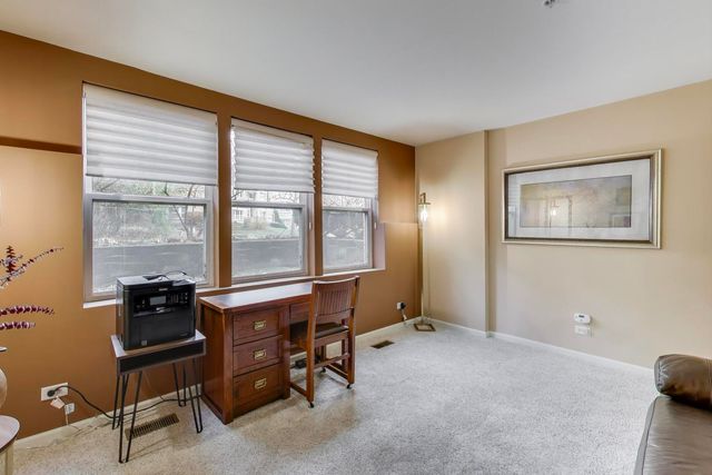 934 Tuscany Drive, Streamwood, IL 60107