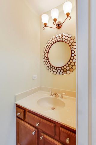 934 Tuscany Drive, Streamwood, IL 60107