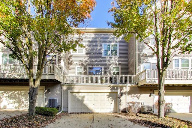 934 Tuscany Drive, Streamwood, IL 60107