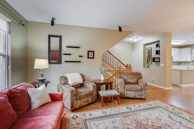 934 Tuscany Drive, Streamwood, IL 60107