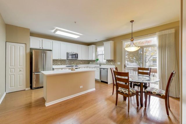 934 Tuscany Drive, Streamwood, IL 60107