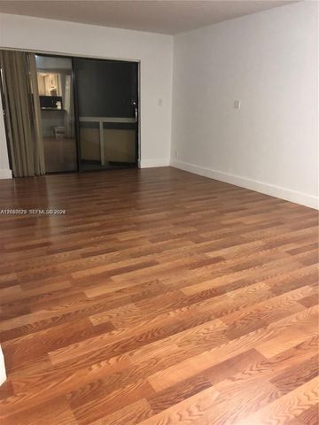8290 Lake Dr 349, Doral, FL 33166