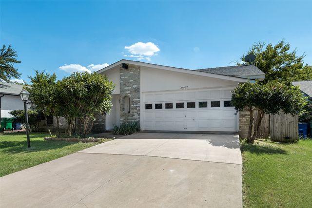 2002 Rose Hill Road, Carrollton, TX 75007