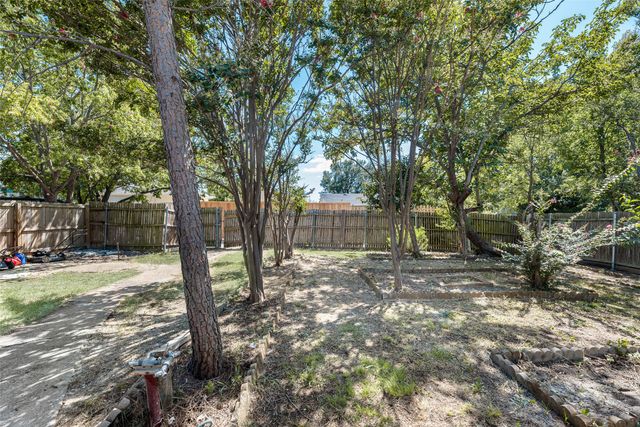 2002 Rose Hill Road, Carrollton, TX 75007