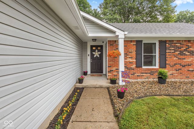 1043 Briarwood Drive, Brownsburg, IN 46112