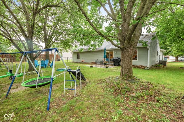 1043 Briarwood Drive, Brownsburg, IN 46112