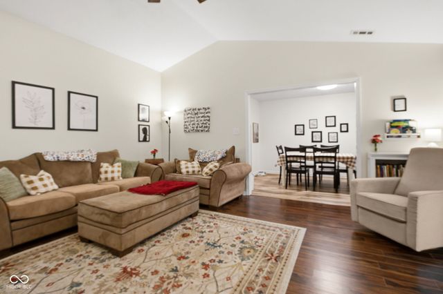 1043 Briarwood Drive, Brownsburg, IN 46112