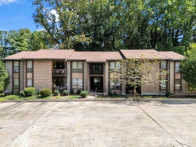 333 W Lake Avenue, Hendersonville, NC 28739