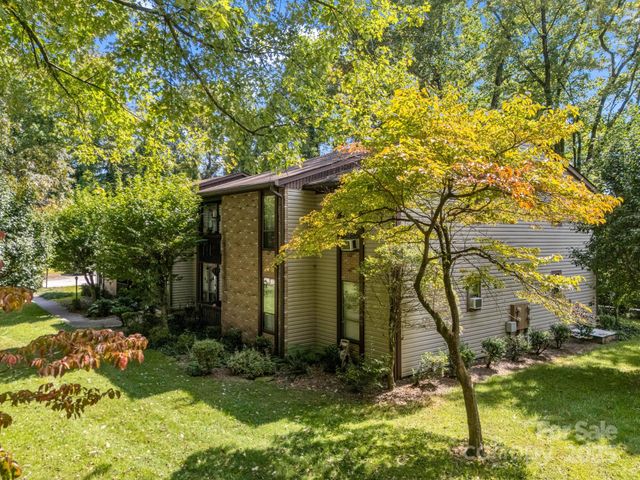 333 W Lake Avenue, Hendersonville, NC 28739