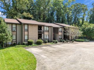 333 W Lake Avenue, Hendersonville, NC 28739