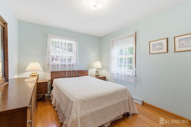 35 Lee Avenue, Sayreville, NJ 08879
