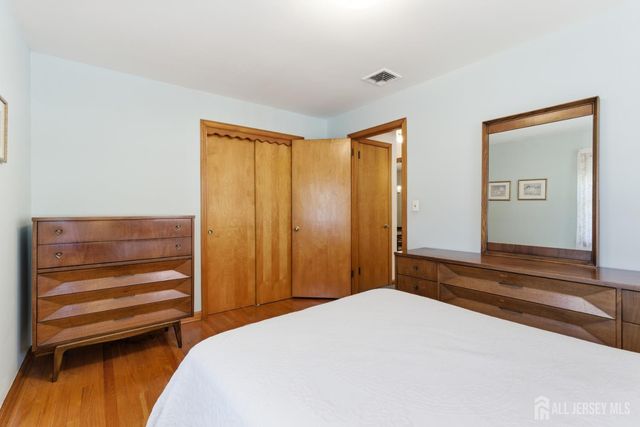 35 Lee Avenue, Sayreville, NJ 08879