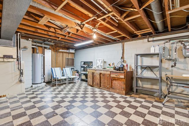 35 Lee Avenue, Sayreville, NJ 08879