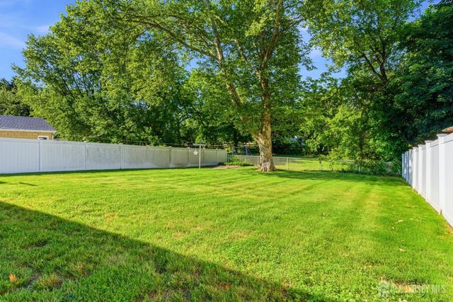 35 Lee Avenue, Sayreville, NJ 08879