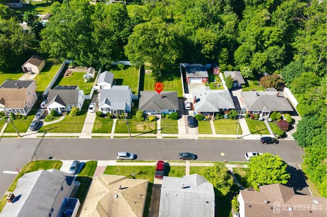 35 Lee Avenue, Sayreville, NJ 08879