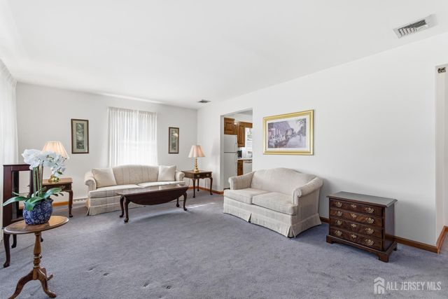 35 Lee Avenue, Sayreville, NJ 08879