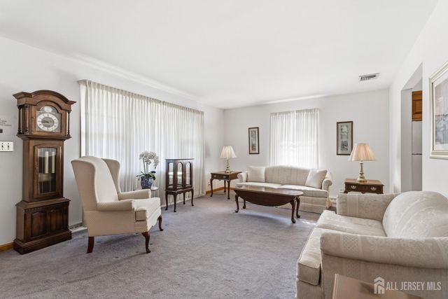 35 Lee Avenue, Sayreville, NJ 08879