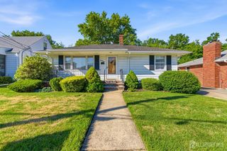 35 Lee Avenue, Sayreville, NJ 08879