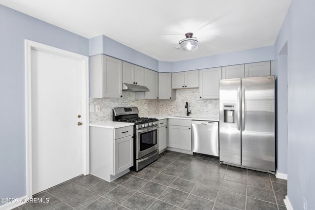 6 Stowe Court, Freehold, NJ 07728