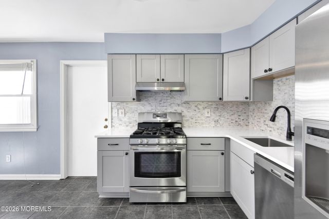 6 Stowe Court, Freehold, NJ 07728