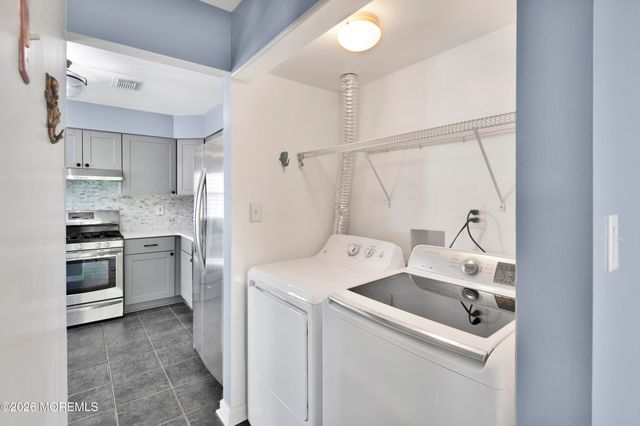 6 Stowe Court, Freehold, NJ 07728