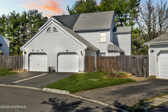 6 Stowe Court, Freehold, NJ 07728
