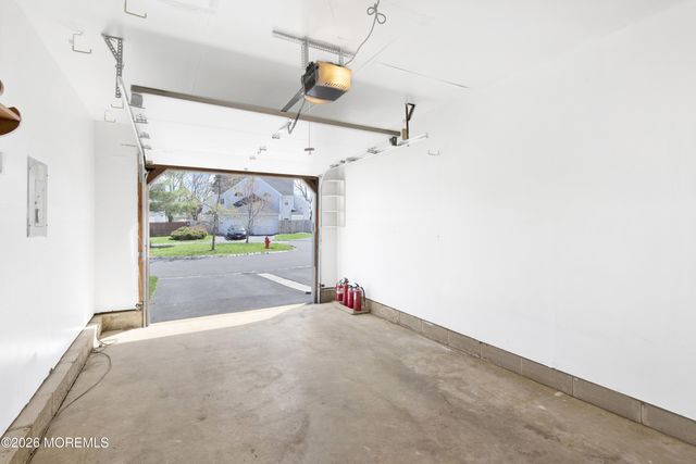 6 Stowe Court, Freehold, NJ 07728