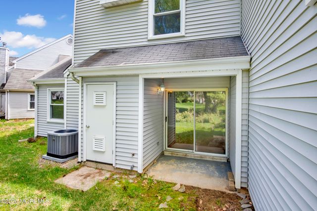 6 Stowe Court, Freehold, NJ 07728